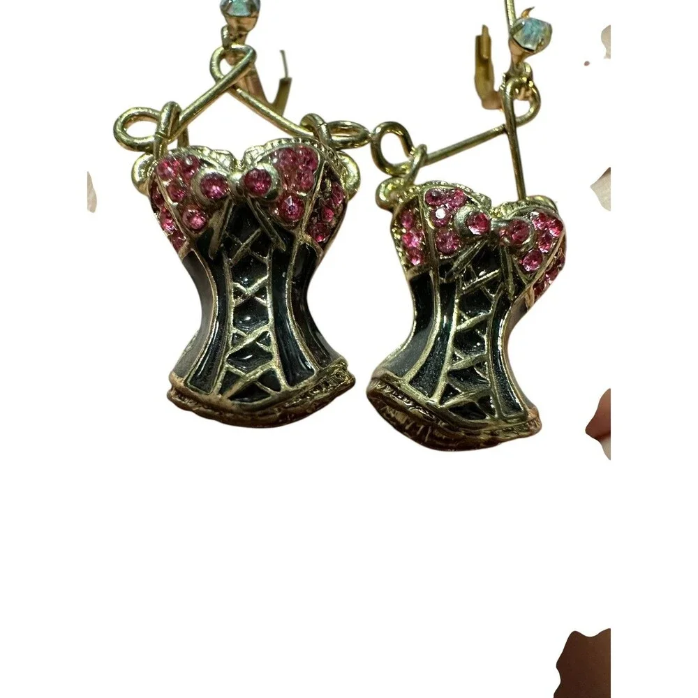 VINTAGE RARE Betsey Johnson Gold Crystals earrings 